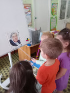 Дети знакомятся с творчеством И.А.Крылова.